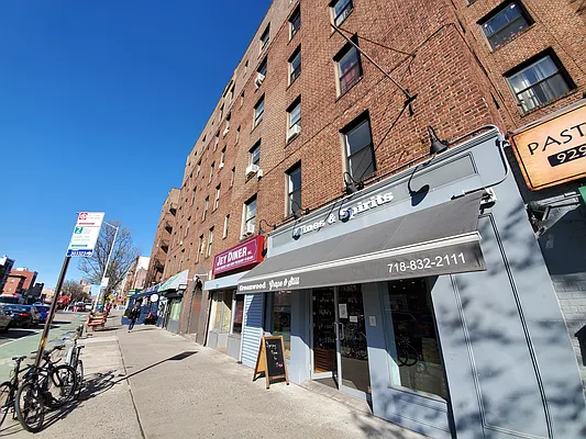 Rented by Compass | media 12