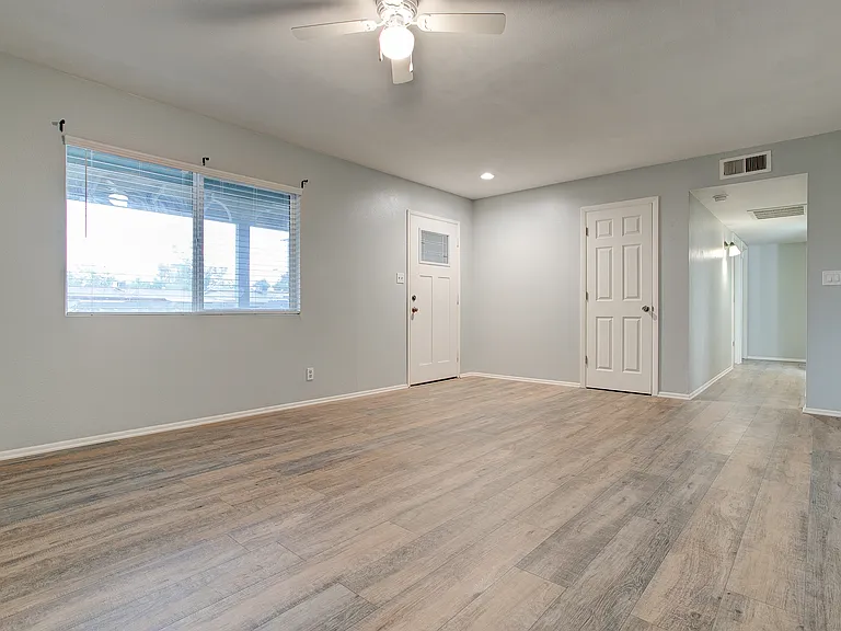 3417 W Marlette Ave — Photo 11