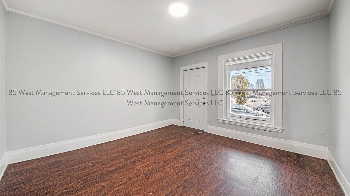 Building Photo - 407 11th St NW #C