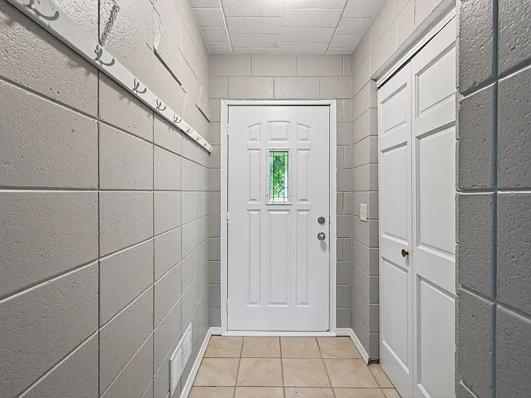 1127 Raymond Ave — Photo 18