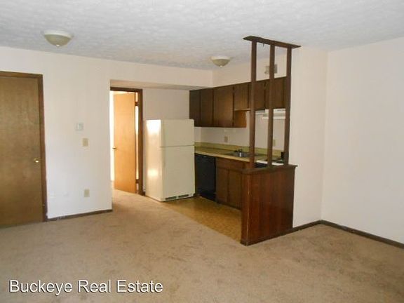 3rd image of 1545 Indianola Ave APT 2C
