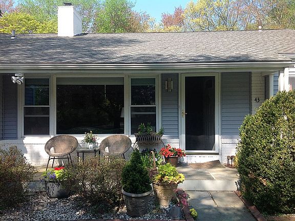 2nd image of 43 Heather Ln