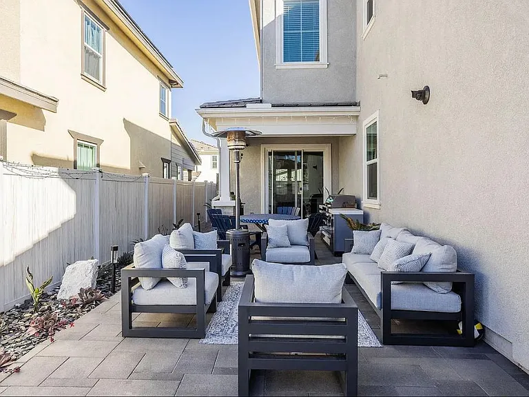 27737 Heritage Ln — Photo 18