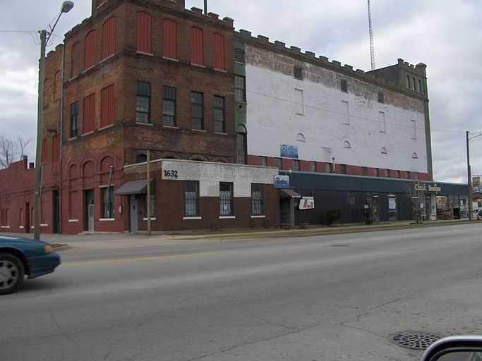 1st image of 1636 Lincolnway W
