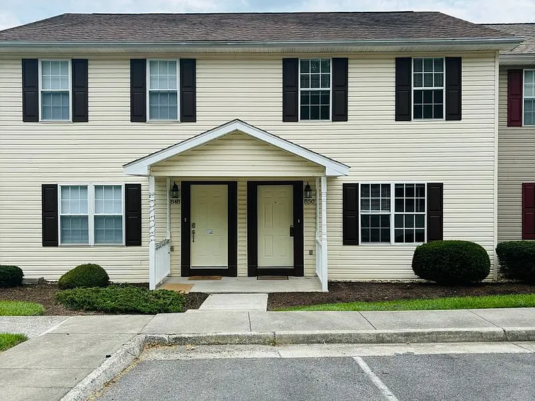850 Patrick Henry Dr — Photo 3