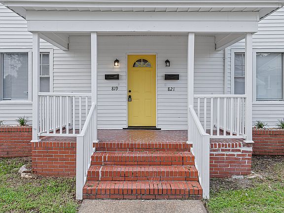 2nd image of 821 Lincoln St