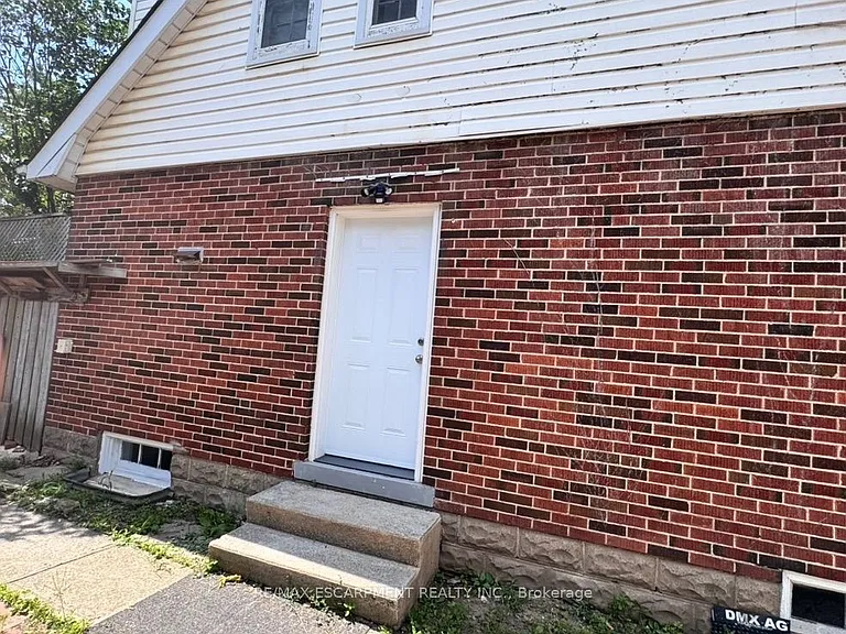 46 Plains Rd E #LOWER — Photo 2