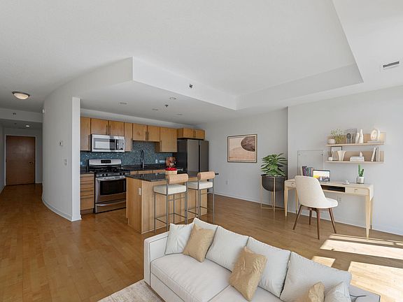 2nd image of 929 Portland Ave APT 808