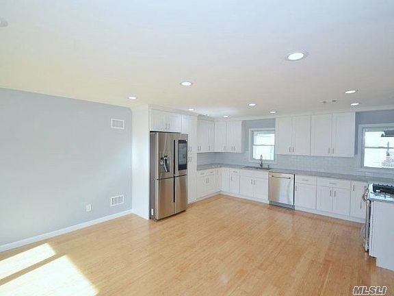 4th image of 83 Atlantic Ave