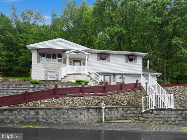 334 E Savory St, Pottsville, PA 17901