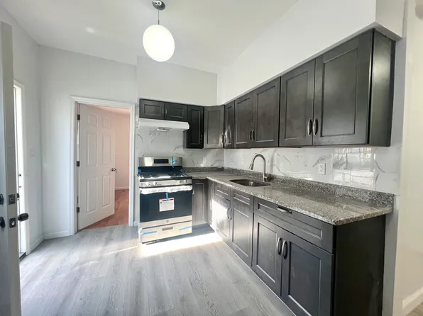 3146 Richmond Terrace image 2 of 10