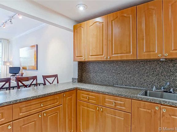 5th image of 700 Biltmore Way APT 418