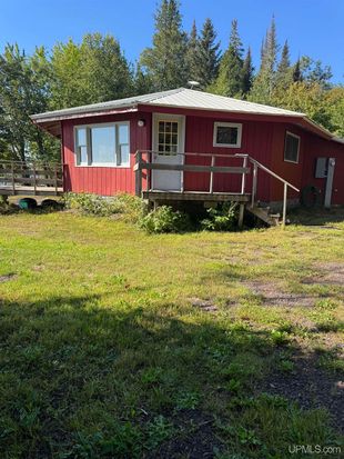 9049 Shoemaker Trl, Lake Linden, MI 49945