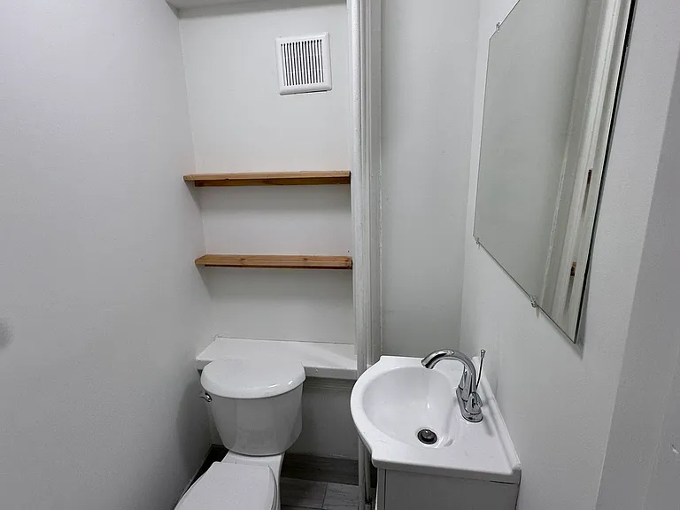 2229 E Ann St — Photo 11