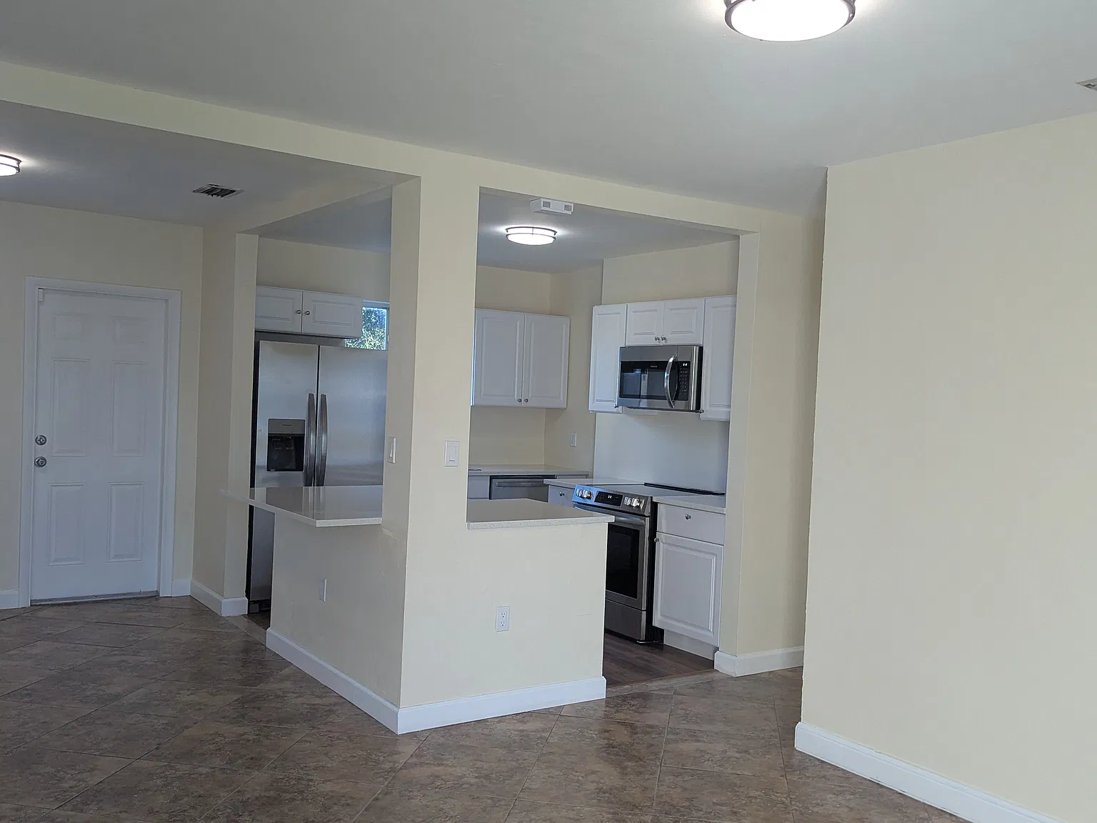 3 bed, 1438 sqft, $3,500 — Photo 2