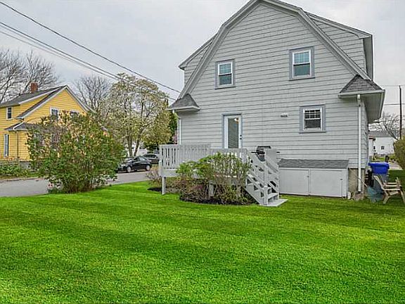 3rd image of 18 Dunbar Ave