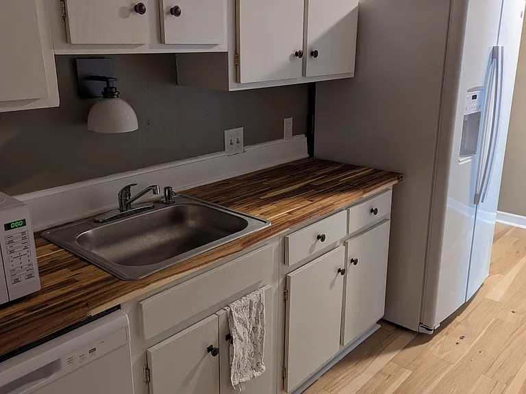 507 E University Dr — Photo 5