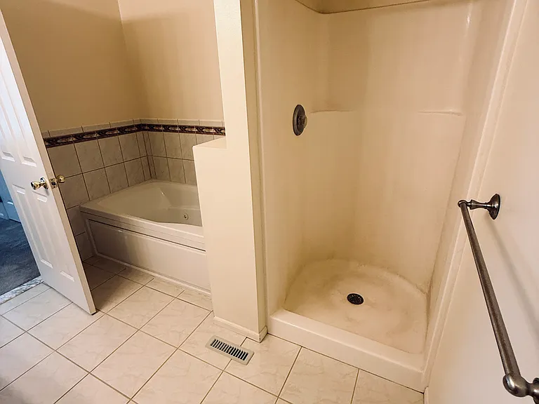 1688 Pinewind Dr — Photo 38
