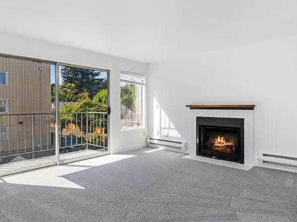14505 32nd Ave NE APT 3, Seattle, WA 98155