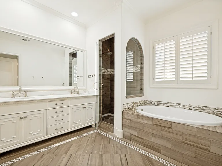 3614 Edgewater Dr — Photo 17