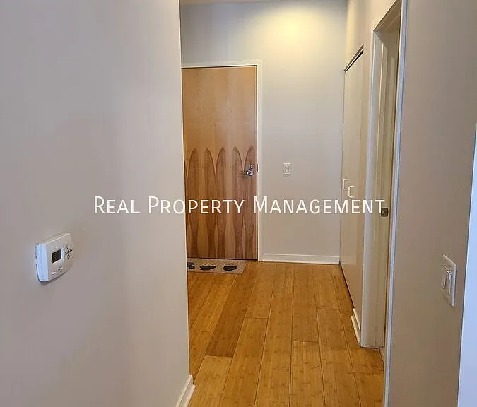 1902 N Commerce St #307 — Photo 12