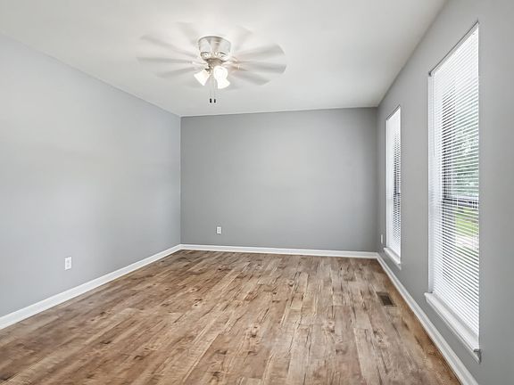 4th image of 3213 Virginia Dr