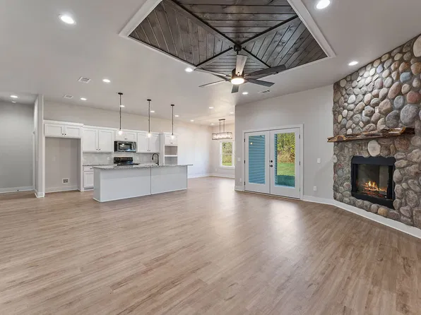 72 Lob Lob Ln, Pineville, MO 64856