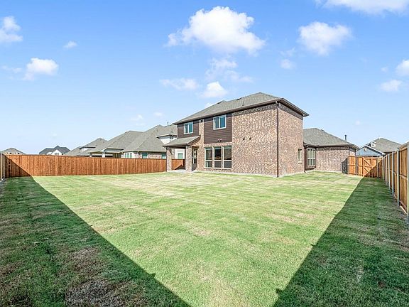 5th image of 1220 Arrowwood Dr