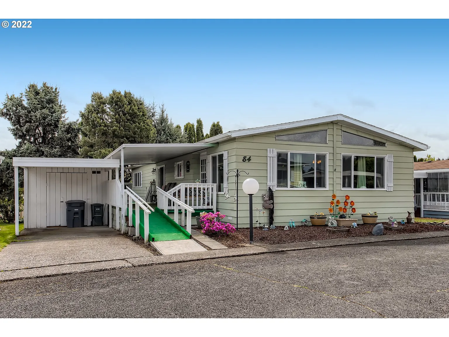 2511 SE River Rd Unit 84 photo 1