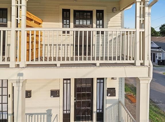 3rd image of 1701 Eagle St #2A