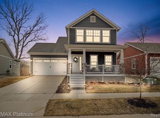 9232 Regency Blvd, Pinckney, MI 48169