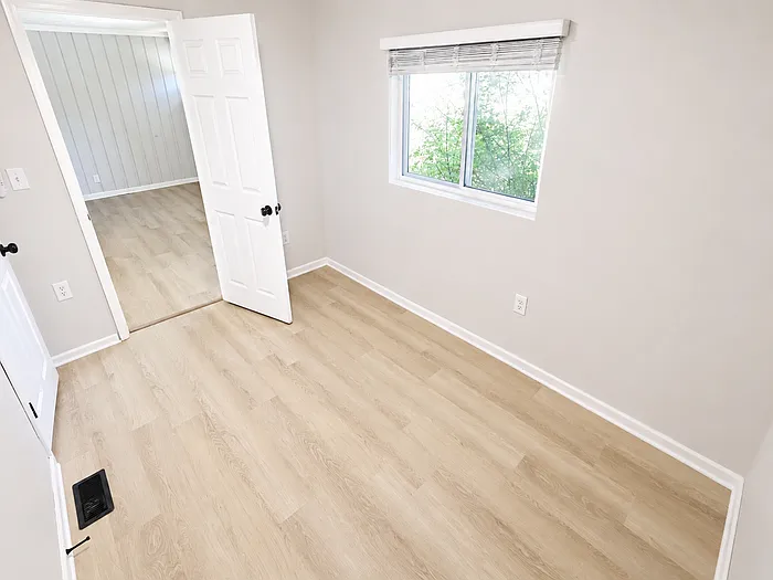 931 Crestline Dr — Photo 5