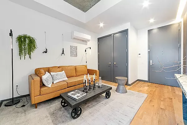 Rented by MNS | media 20