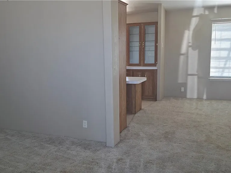 840 E Country Place Rd — Photo 3