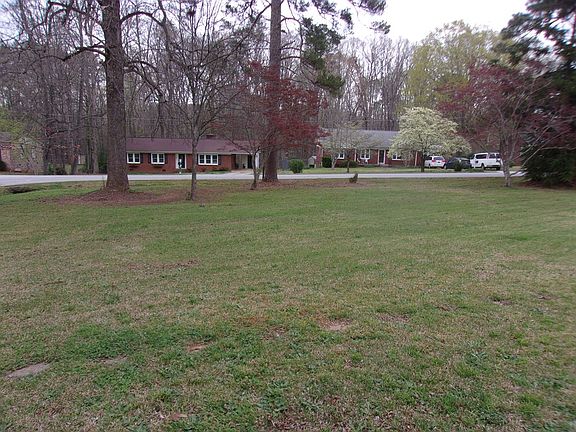 3rd image of 120 Crestmont Dr