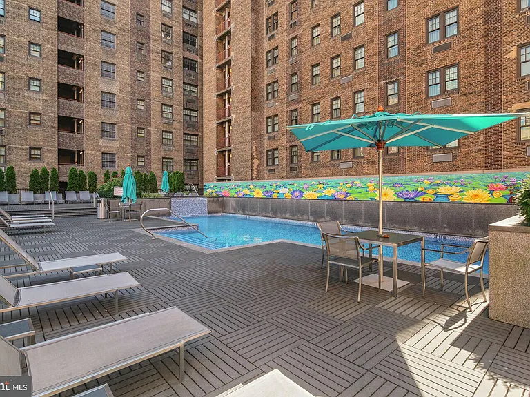 219 S 18th St #29-1016 — Photo 23