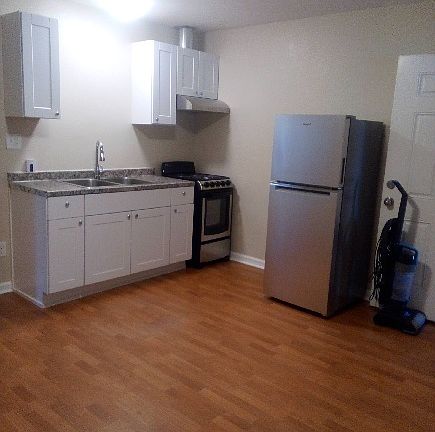 5th image of 316 W 1st St APT 1