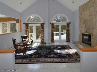 5 Paddock Dr, Lincoln, RI 02865