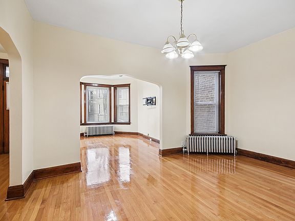 4th image of 3927 W Flournoy St #2