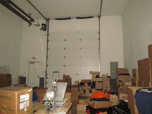 2nd image of 2533 Leach Rd
