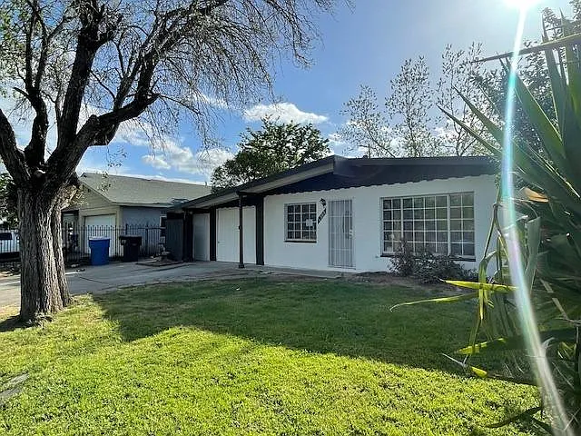 5308 58th St photo 1