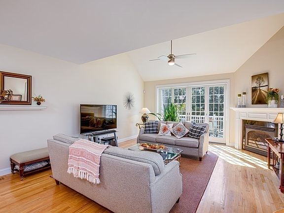 3rd image of 9 Riverview Hts #48