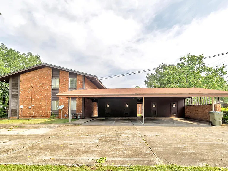 2420 Price St #B — Photo 3