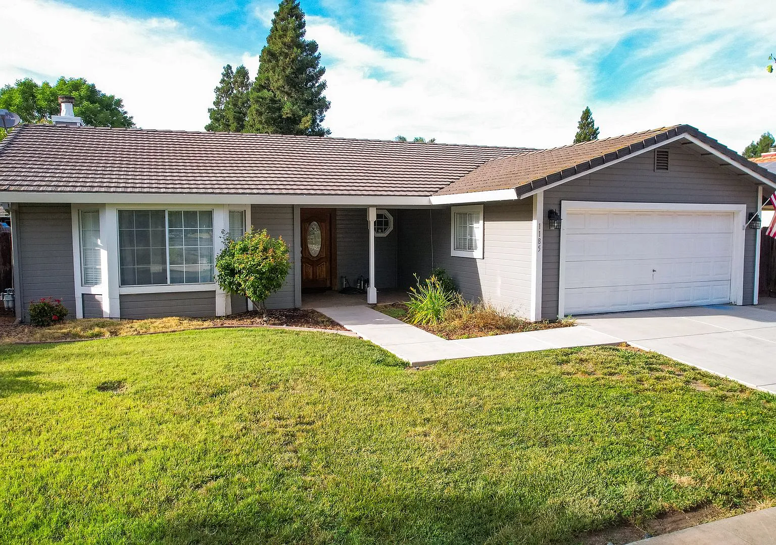 Move-In Special -$1950/Month! Take Advantage Of This Limited-Time Move In Special! Enjoy $1950/Mo... — Photo 1