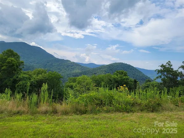 35 Rons Rdg, Waynesville, NC 28785