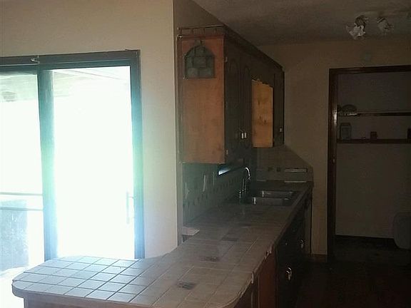 5th image of 320 Beryl Rd
