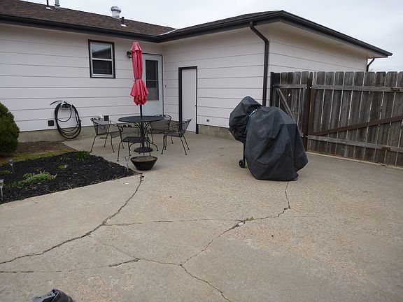 3rd image of 2206 Felten Dr