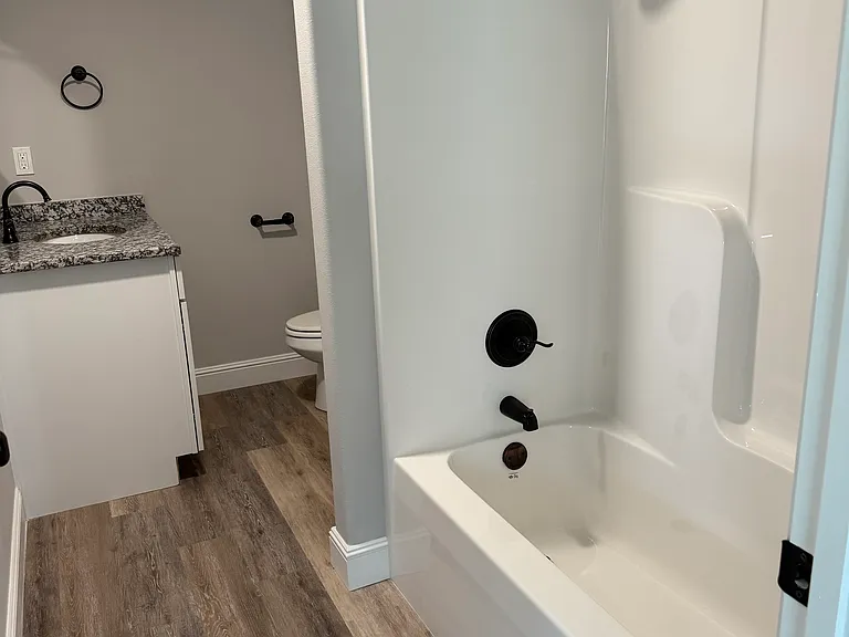 408 N Elliott St — Photo 2