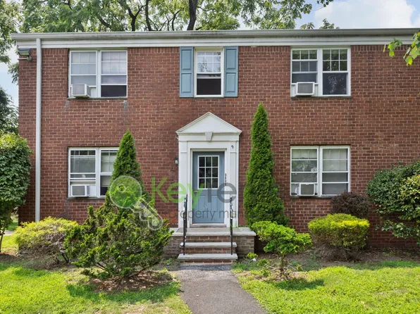 9 Brookdale Gdns #D, Bloomfield, NJ 07003