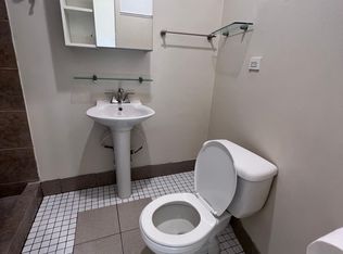 2000 S Leavitt St #100, Chicago, IL 60608